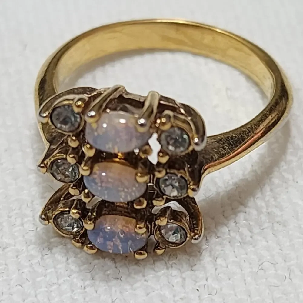 Size 6.5 Cocktail Ring Gold Tone Faux Opals Rhinestone Accents Avon Vintage 1970